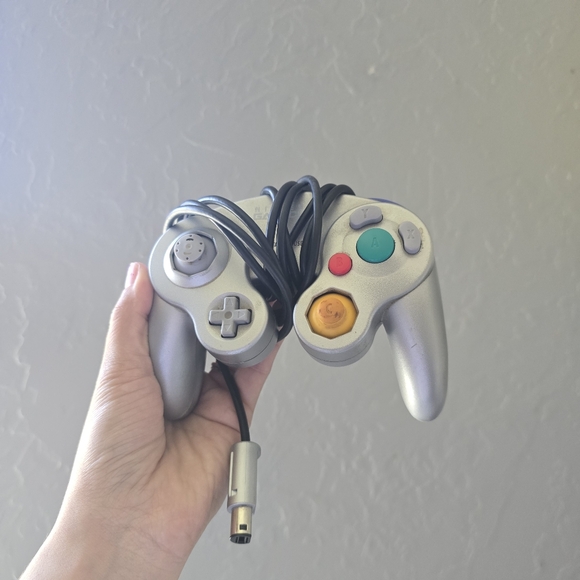 Gamecube Controller Platinum - Picture 3 of 5